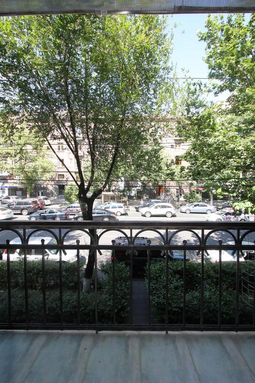 Studio With Balcony On Sayat Nova Avenue Yerevan Exterior photo