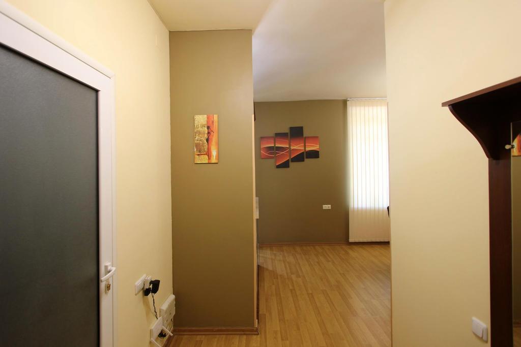 Studio With Balcony On Sayat Nova Avenue Yerevan Exterior photo